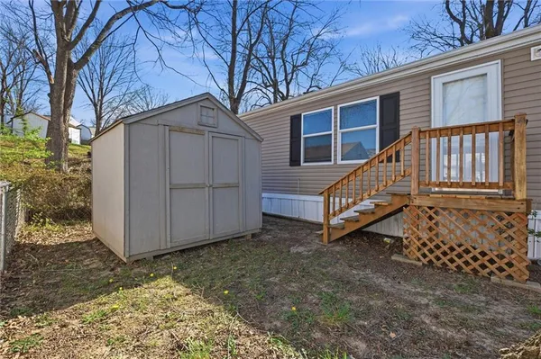 $74,900 | 2015 Current Street, Liberty, MO 64068