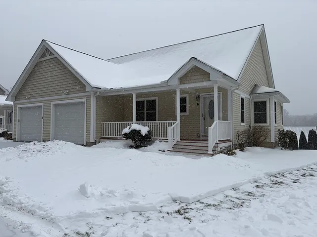 $435,000 | 6 Ryans Way, Unit 6, Rochdale, MA 01542