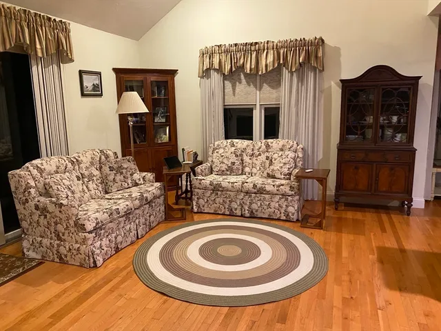 $435,000 | 6 Ryans Way, Unit 6, Rochdale, MA 01542