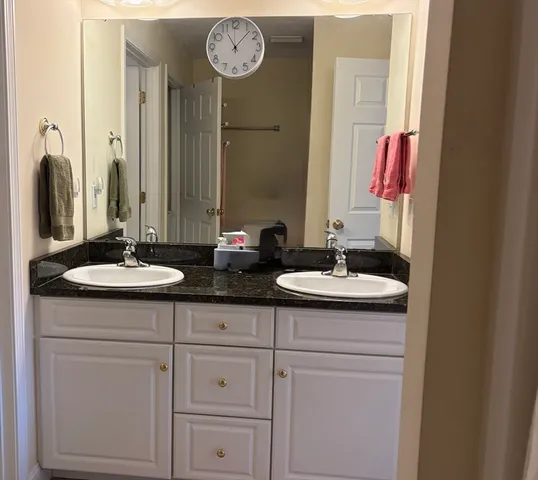 $435,000 | 6 Ryans Way, Unit 6, Rochdale, MA 01542