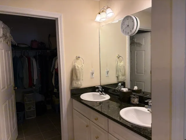 $435,000 | 6 Ryans Way, Unit 6, Rochdale, MA 01542