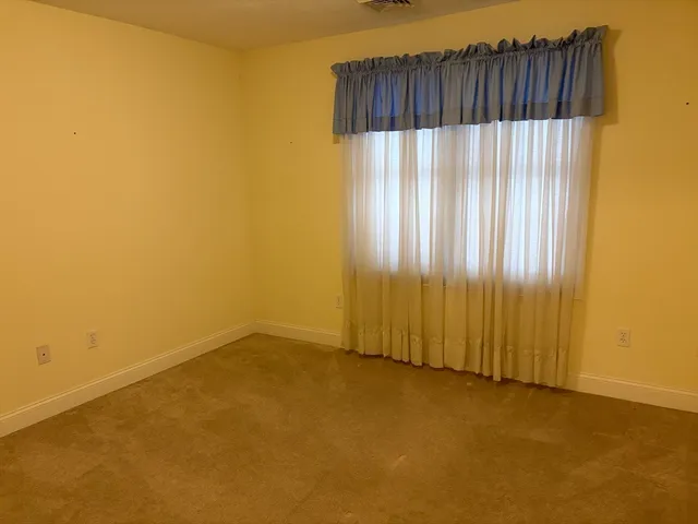 $435,000 | 6 Ryans Way, Unit 6, Rochdale, MA 01542