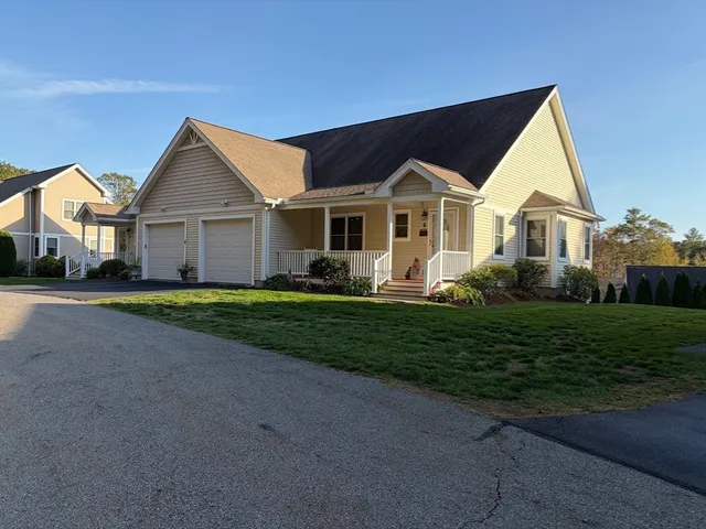 $435,000 | 6 Ryans Way, Unit 6, Rochdale, MA 01542