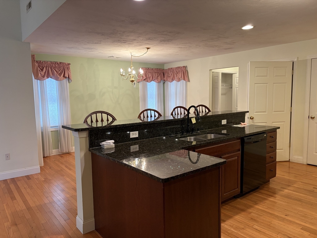 6 Ryans Way, Unit 6 Rochdale, MA 01542 - Photo 5 of 27