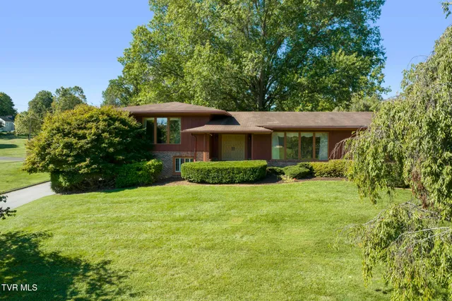 $674,800 | 909 Millercrest Drive, Johnson City, TN 37604