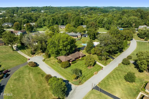 $664,800 | 909 Millercrest Drive, Johnson City, TN 37604