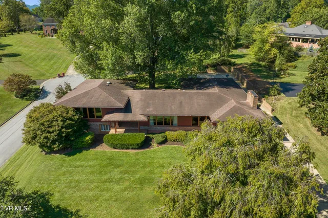 $674,800 | 909 Millercrest Drive, Johnson City, TN 37604