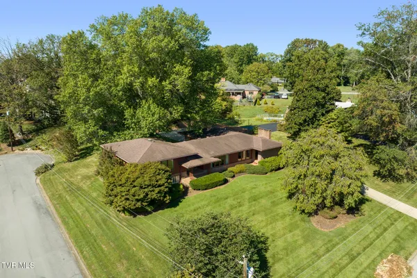 $664,800 | 909 Millercrest Drive, Johnson City, TN 37604