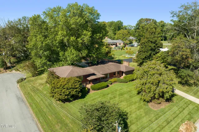 $674,800 | 909 Millercrest Drive, Johnson City, TN 37604