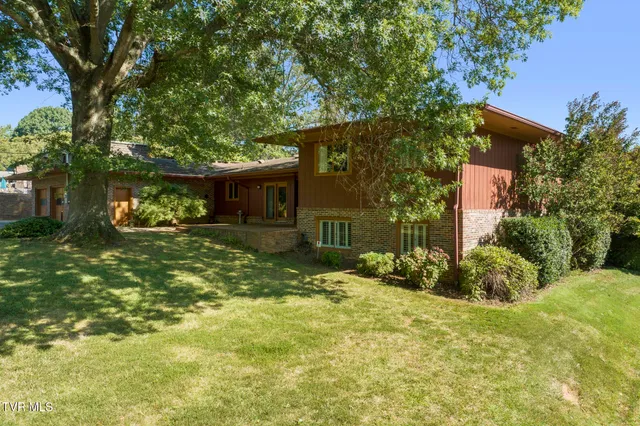 $674,800 | 909 Millercrest Drive, Johnson City, TN 37604