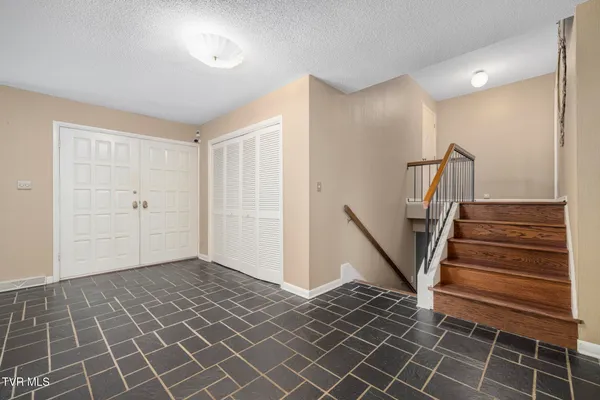 $664,800 | 909 Millercrest Drive, Johnson City, TN 37604