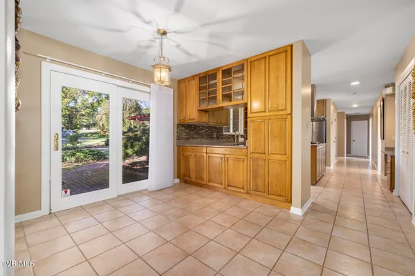$664,800 | 909 Millercrest Drive, Johnson City, TN 37604