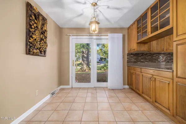$664,800 | 909 Millercrest Drive, Johnson City, TN 37604
