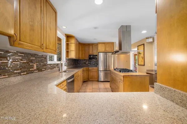 $664,800 | 909 Millercrest Drive, Johnson City, TN 37604