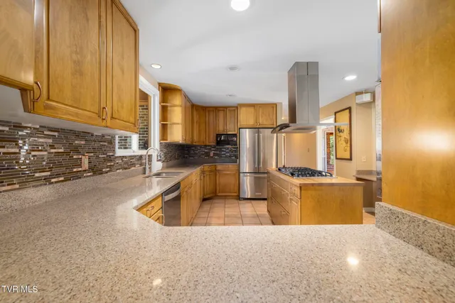 $674,800 | 909 Millercrest Drive, Johnson City, TN 37604