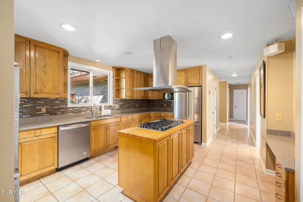 $664,800 | 909 Millercrest Drive, Johnson City, TN 37604