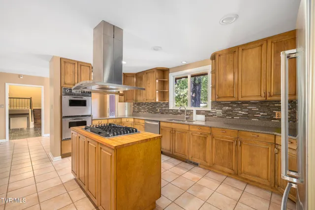 $674,800 | 909 Millercrest Drive, Johnson City, TN 37604