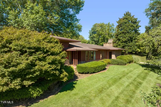 $674,800 | 909 Millercrest Drive, Johnson City, TN 37604