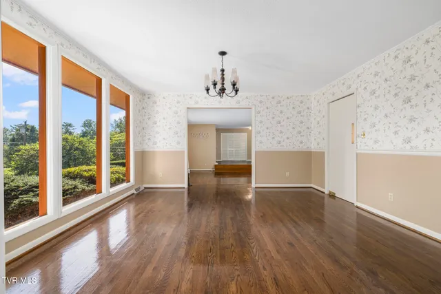 $674,800 | 909 Millercrest Drive, Johnson City, TN 37604