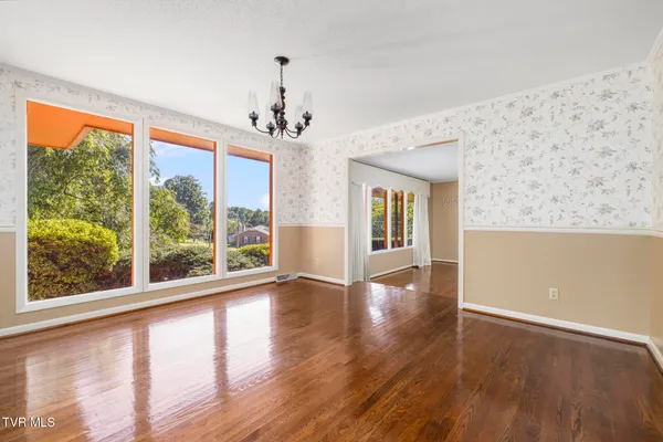 $664,800 | 909 Millercrest Drive, Johnson City, TN 37604