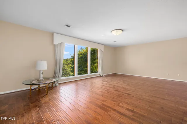 $674,800 | 909 Millercrest Drive, Johnson City, TN 37604