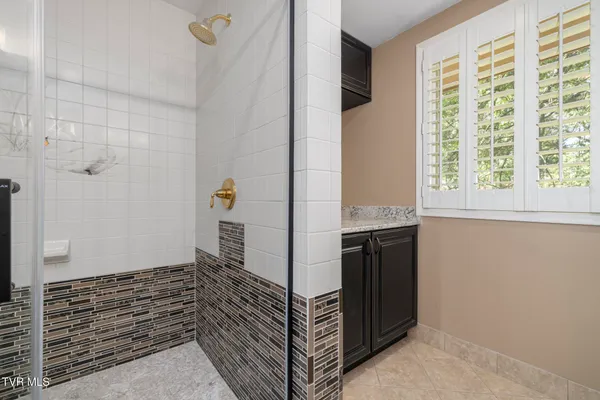 $664,800 | 909 Millercrest Drive, Johnson City, TN 37604