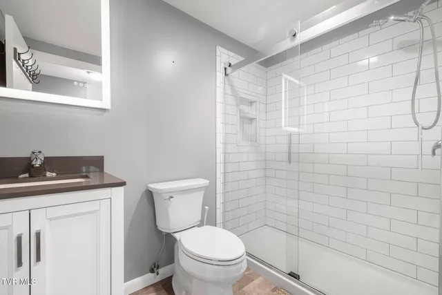 $674,800 | 909 Millercrest Drive, Johnson City, TN 37604