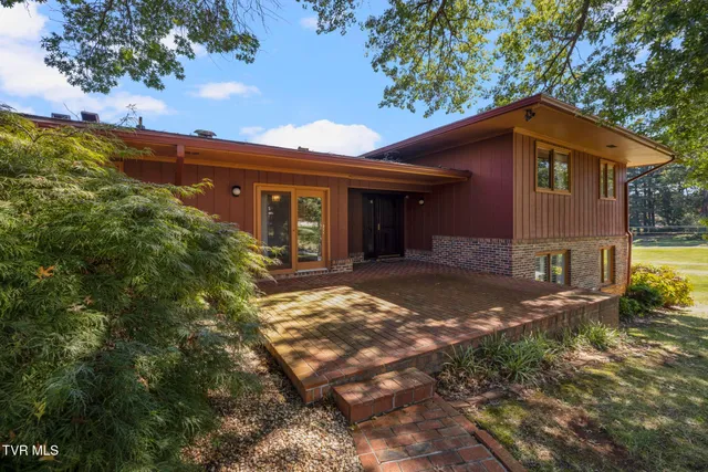 $674,800 | 909 Millercrest Drive, Johnson City, TN 37604