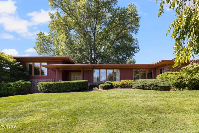 $674,800 | 909 Millercrest Drive, Johnson City, TN 37604