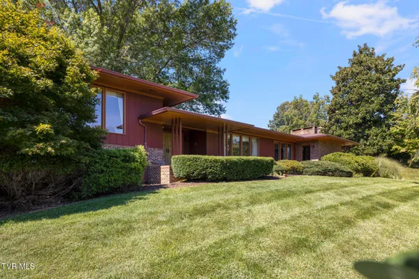 $664,800 | 909 Millercrest Drive, Johnson City, TN 37604