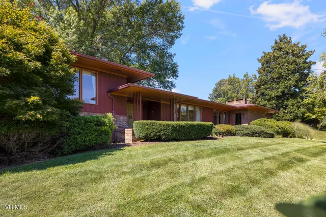 $674,800 | 909 Millercrest Drive, Johnson City, TN 37604