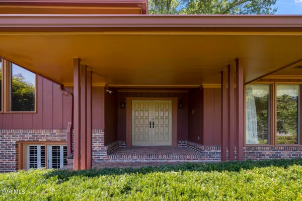 $664,800 | 909 Millercrest Drive, Johnson City, TN 37604