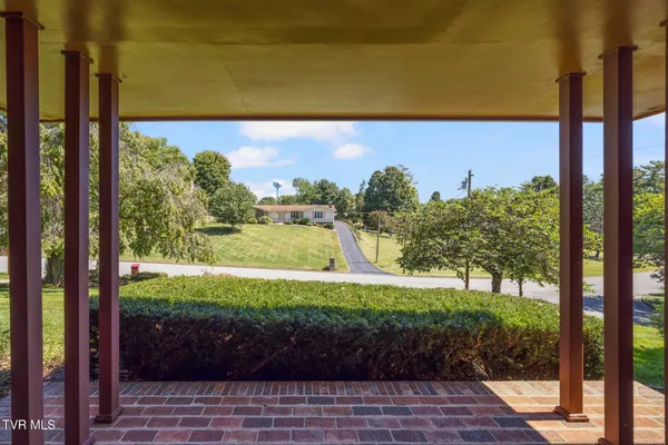 $664,800 | 909 Millercrest Drive, Johnson City, TN 37604