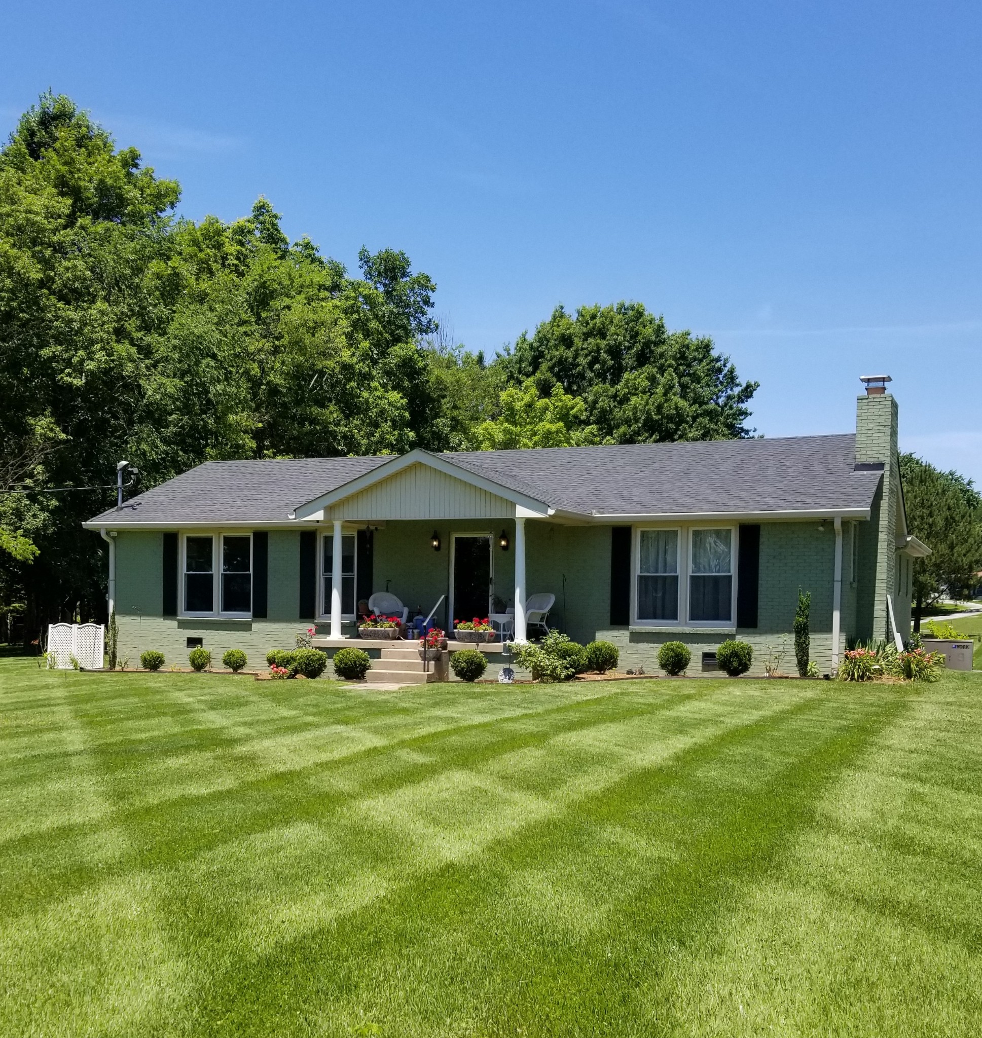 2770 Ben Green Road Lebanon, TN 37090 - Photo 2 of 37 a front view of a house with a garden