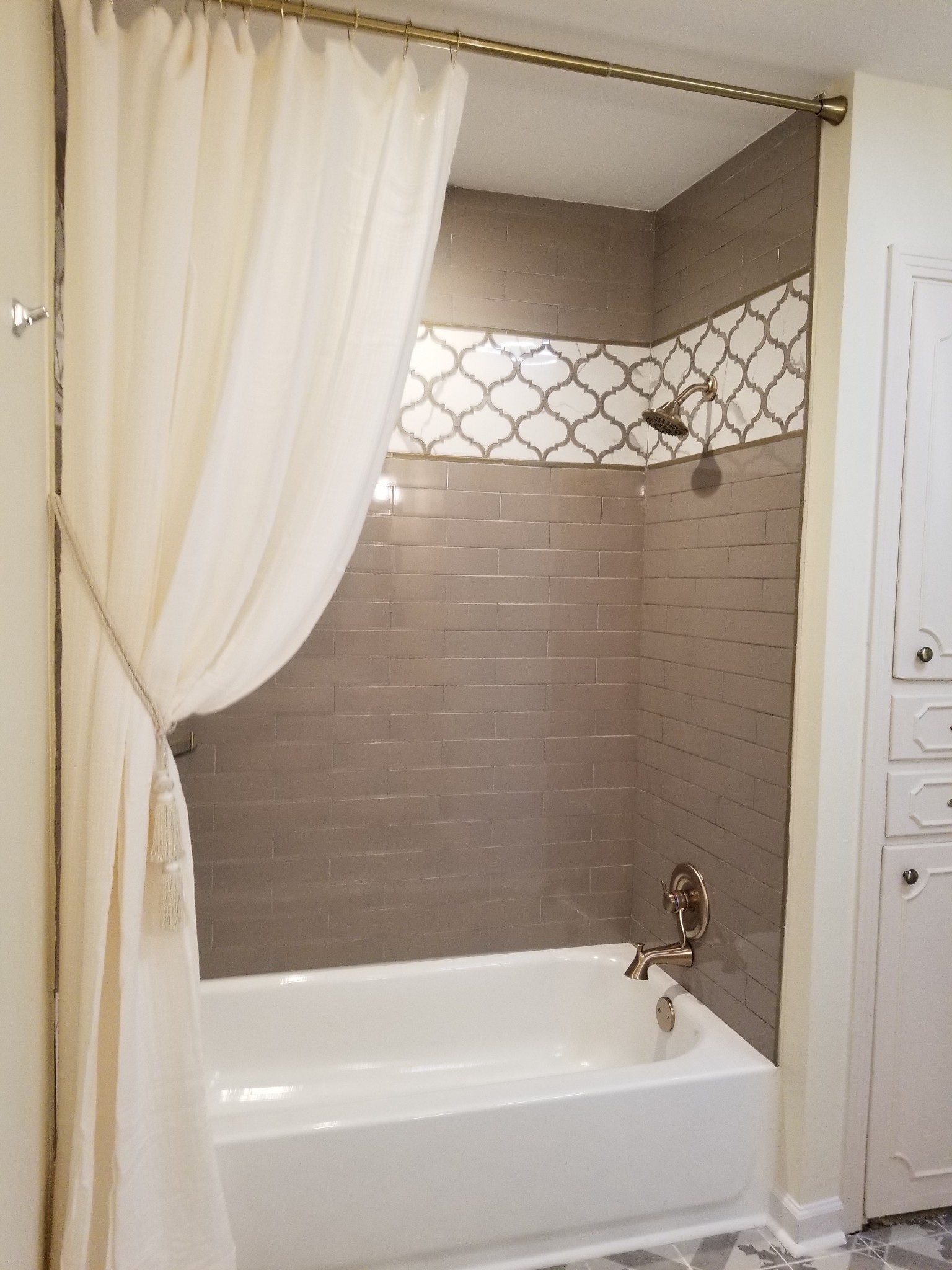 2770 Ben Green Road Lebanon, TN 37090 - Photo 24 of 37 a bathroom with a bathtub and shower