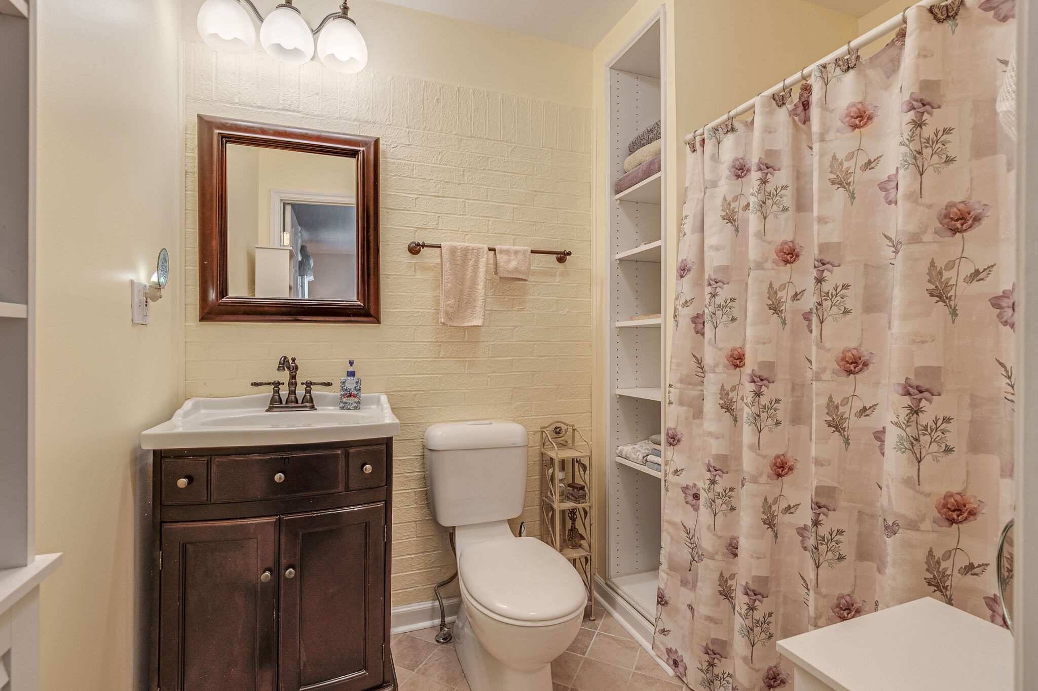 2770 Ben Green Road Lebanon, TN 37090 - Photo 31 of 37 a bathroom with a toilet a sink and a mirror