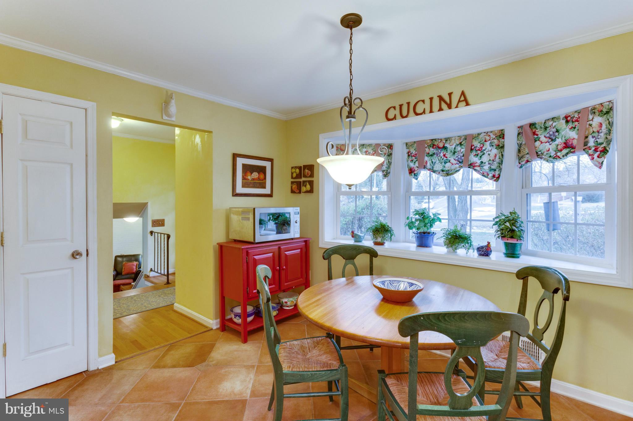 9810 Vale Road Vienna, VA 22181 - Photo 6 of 30 Kitchen Breakfast Room
