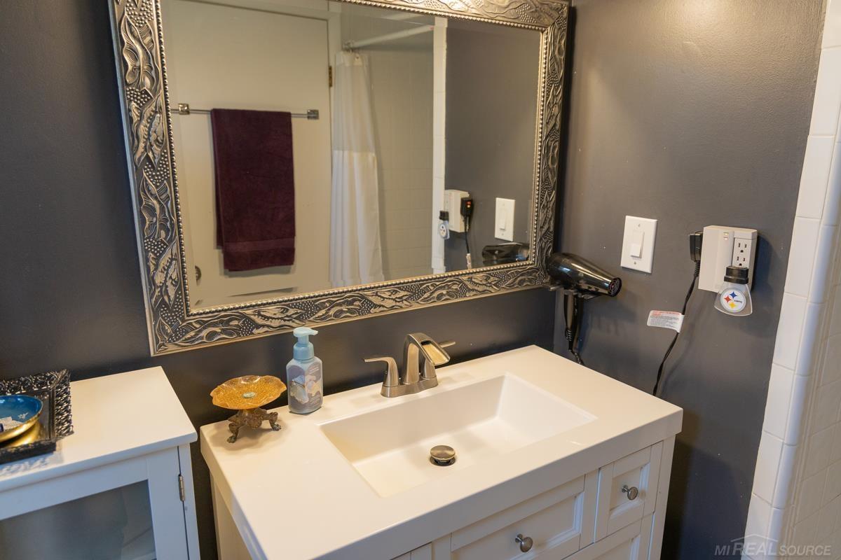 8440 Bridge Lake Road Clarkston, MI 48348 - Photo 17 of 41