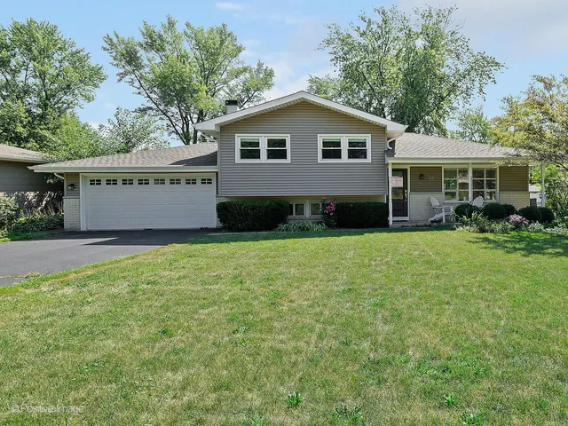 $3,600 | 5735 Virginia Avenue, Clarendon Hills, IL 60514