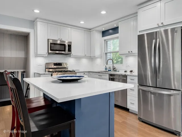 $3,600 | 5735 Virginia Avenue, Clarendon Hills, IL 60514