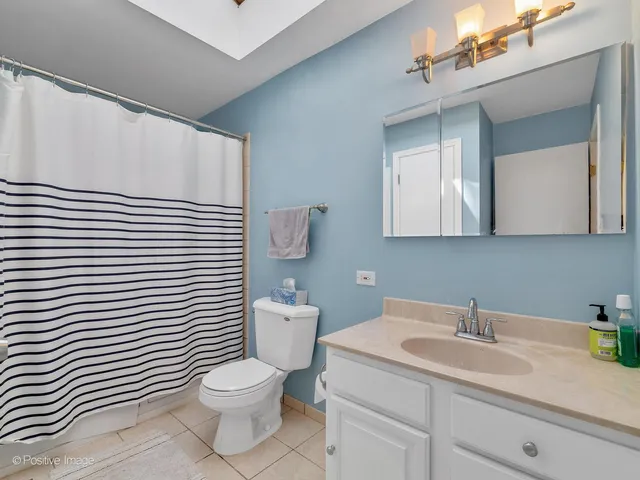 $3,600 | 5735 Virginia Avenue, Clarendon Hills, IL 60514