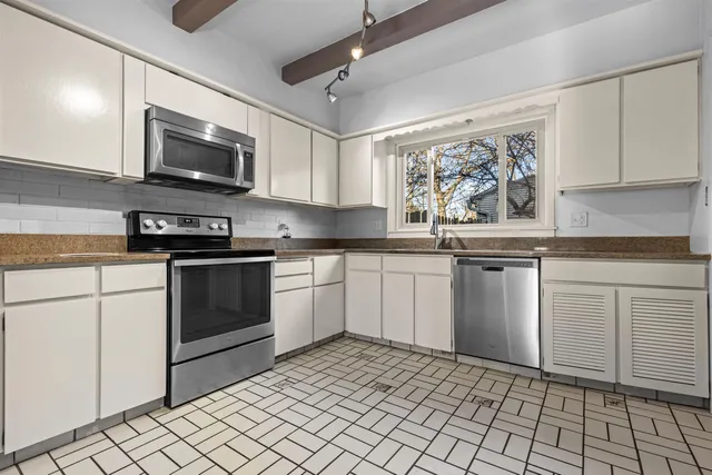 $394,900 | 2412 Harlem Boulevard, Rockford, IL 61103