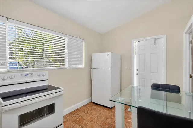 $950,000 | 341 South Biscayne River Drive, Miami, FL 33169