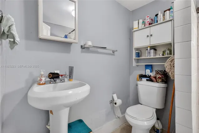 $950,000 | 341 South Biscayne River Drive, Miami, FL 33169