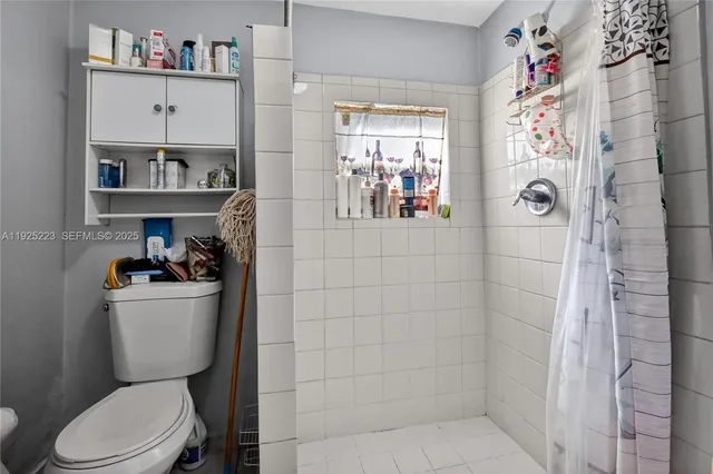 $950,000 | 341 South Biscayne River Drive, Miami, FL 33169