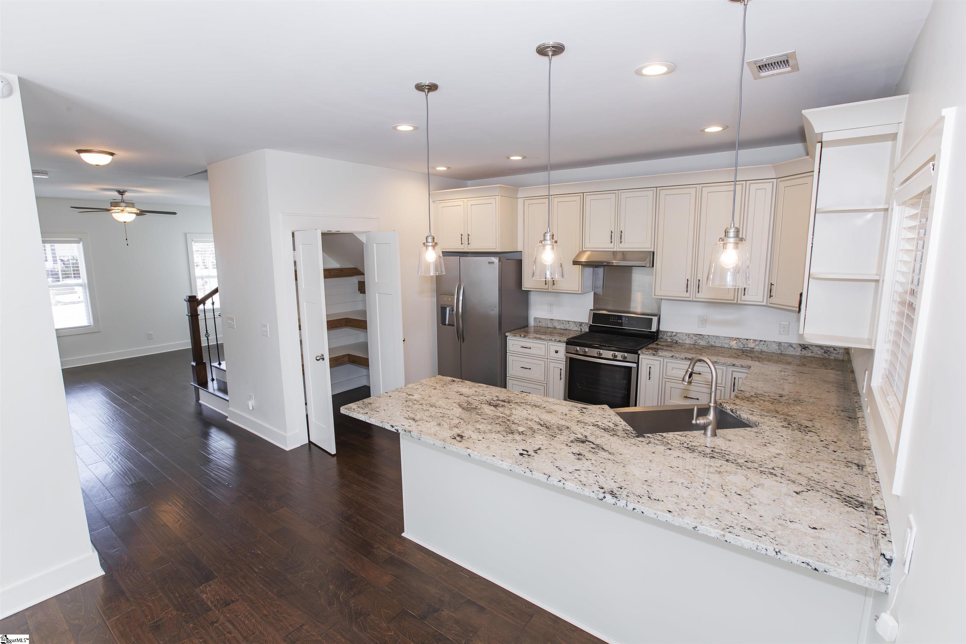 312 Pinckney Street Greenville, SC 29601 - Photo 10 of 50