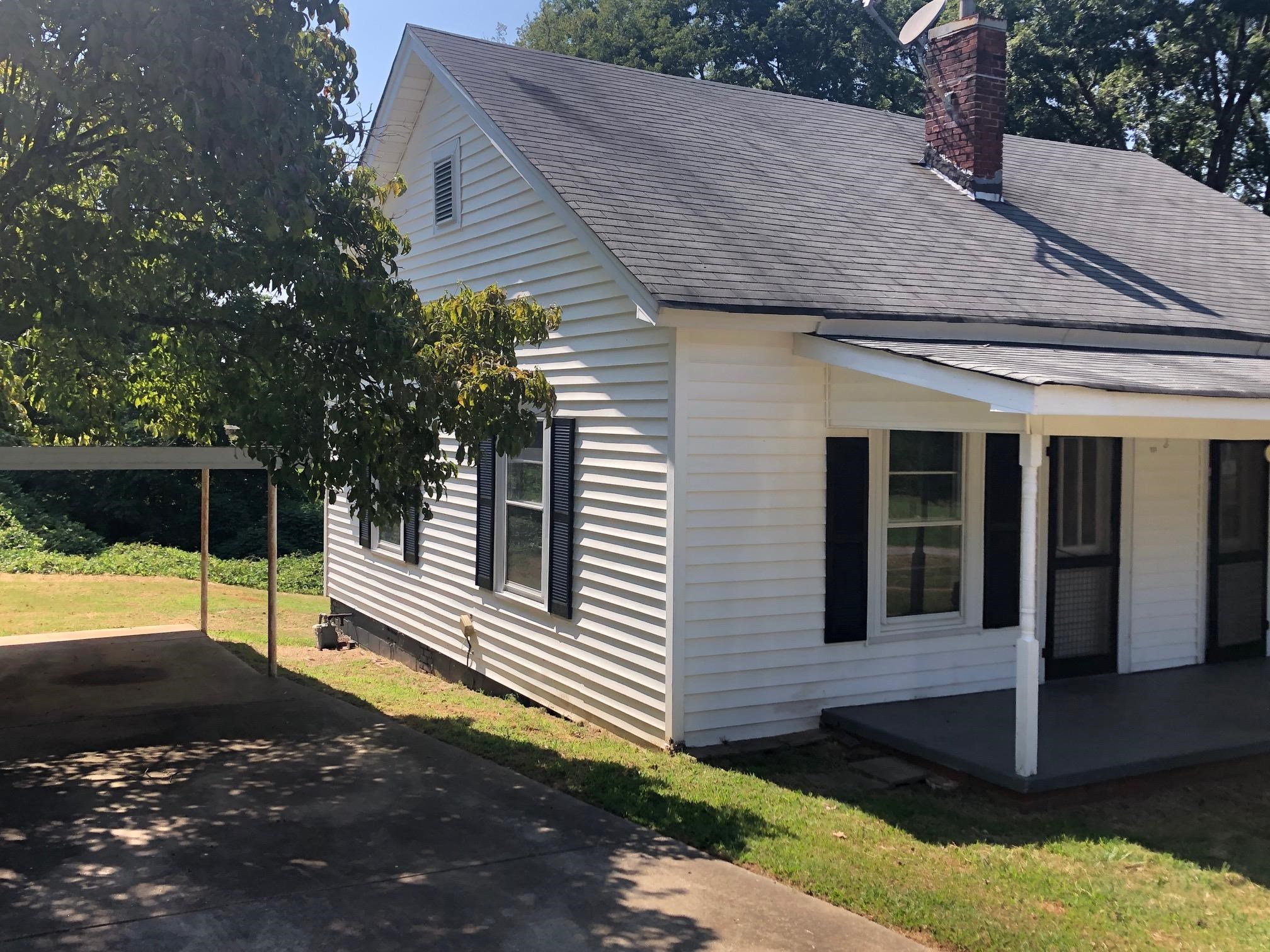 111 Fant Street Union, SC 29379 - Photo 2 of 9