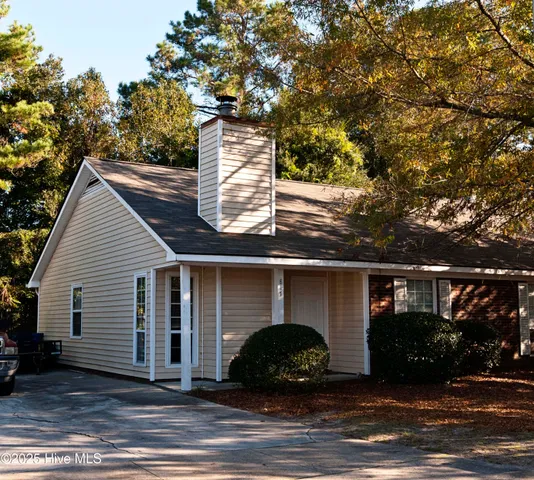 $1,250 | 817 Varsity Drive, Wilmington, NC 28403