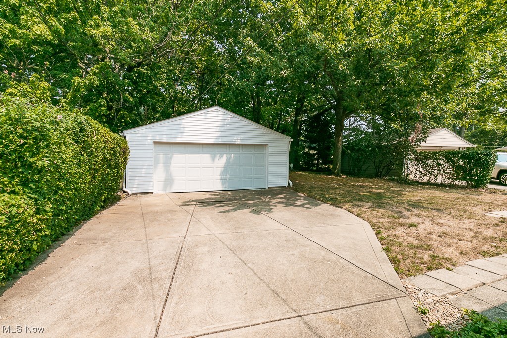 32609 Knobel Road Willowick, OH 44095 - Photo 25 of 29 2 car garage