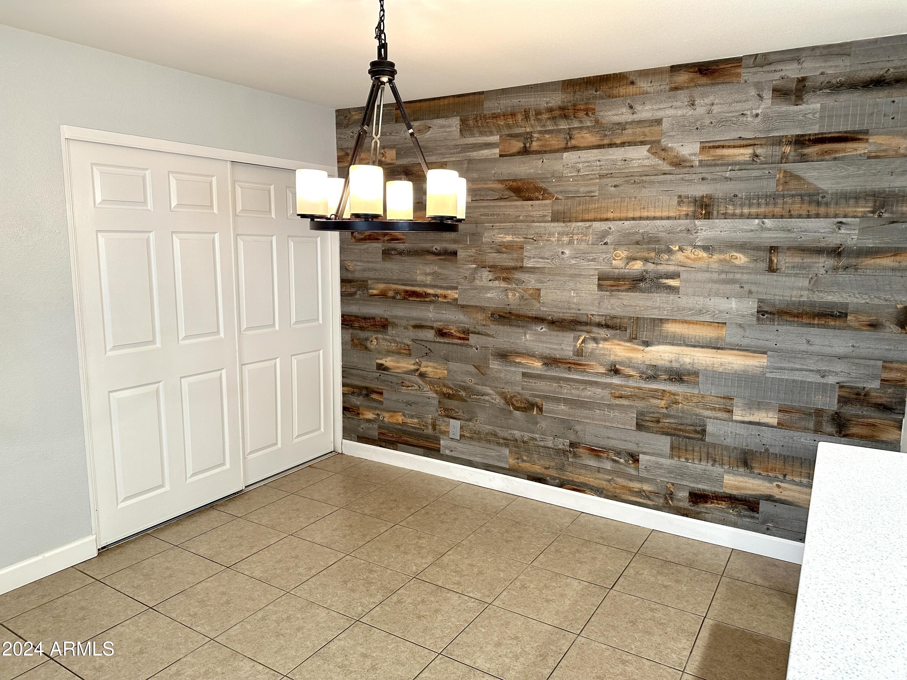 2510 North 22nd Drive Phoenix, AZ 85009 - Photo 12 of 37 Dining